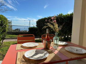 Studio cabine avec vue mer, piscine et parking à Cannes la Bocca - FR-1-609-93